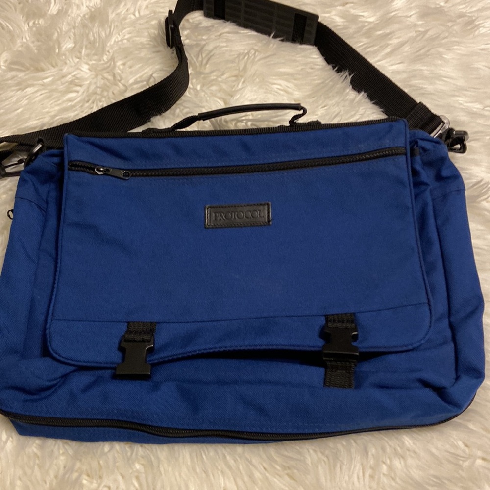 Protocol Shoulder Bag blue color excellent condition - Picture 12 of 12